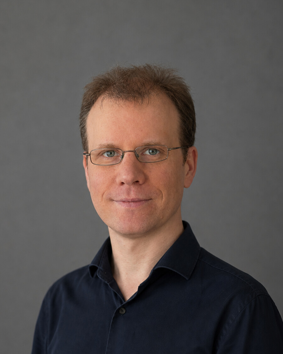 Porträt von Dr. Alexander Vogt, dem Coach hinter Aleyo